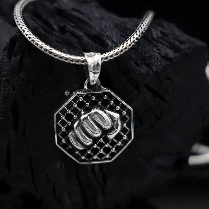 TRIBAL ORNAMENTS Necklaces Amazing 925 sterling silver handmade wrist punch design pendant high quality silver small pendant for zym or gym boy girls nsp670 TRIBAL ORNAMENTS Necklaces Amazing 925 sterling silver handmade wrist punch design pendant high quality silver small pendant for zym or gym boy girls nsp670