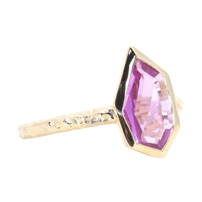 Discovery Gems Rings 125ct Elongated Geo Slice Pink Sapphire Evergreen Low Profile Bezel Solitaire Ring in 14k Yellow Gold
