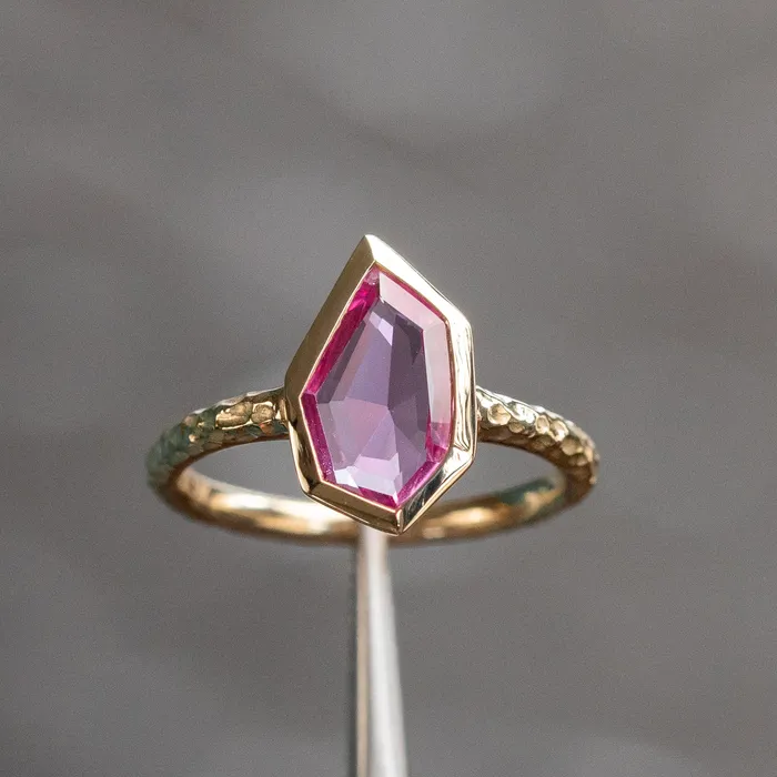 Discovery Gems Rings 125ct Elongated Geo Slice Pink Sapphire Evergreen Low Profile Bezel Solitaire Ring in 14k Yellow Gold