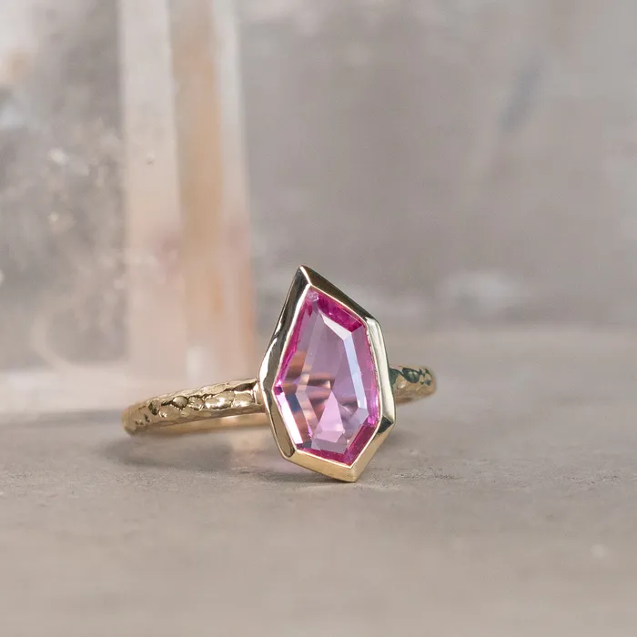 Discovery Gems Rings 125ct Elongated Geo Slice Pink Sapphire Evergreen Low Profile Bezel Solitaire Ring in 14k Yellow Gold
