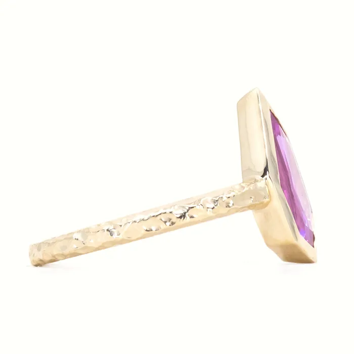 Discovery Gems Rings 125ct Elongated Geo Slice Pink Sapphire Evergreen Low Profile Bezel Solitaire Ring in 14k Yellow Gold