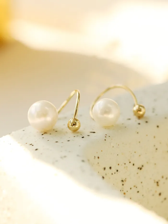 Earrings 14K gold Twist Freshwater Pearl Cartilage Earring 20g MinimalBijoux