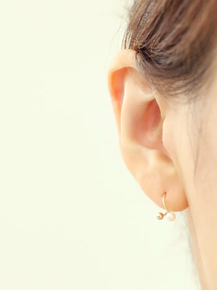 Earrings 14K gold Twist Freshwater Pearl Cartilage Earring 20g MinimalBijoux
