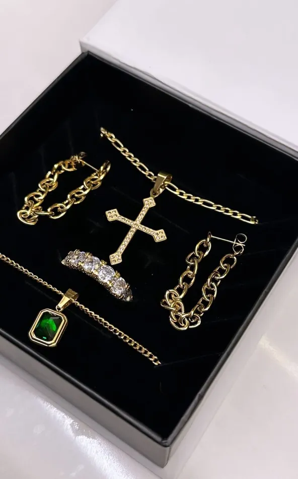 Necklaces VibeSzn Emerald Stone Necklace