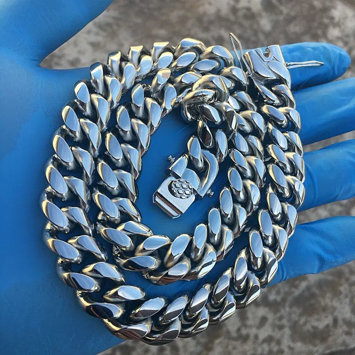 316L Stainless Steel Chain Miami Cuban Link Necklace 18 x 14MM Bling Cartel Admin Necklaces 316L Stainless Steel Chain Miami Cuban Link Necklace 18 x 14MM Bling Cartel Admin Necklaces
