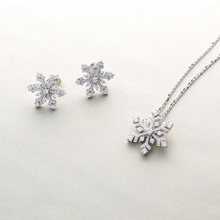 Necklaces BERRICLE Snowflake CZ Necklace in Sterling Silver