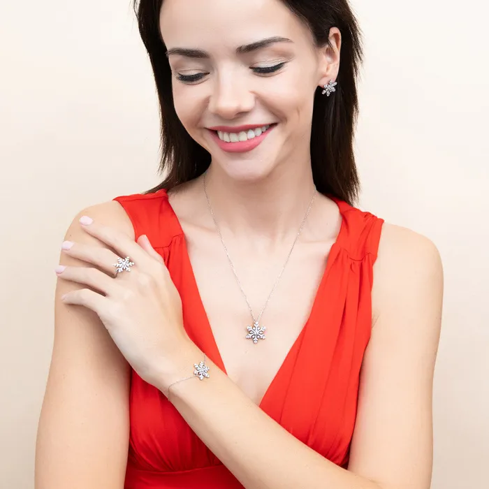 Necklaces BERRICLE Snowflake CZ Necklace in Sterling Silver