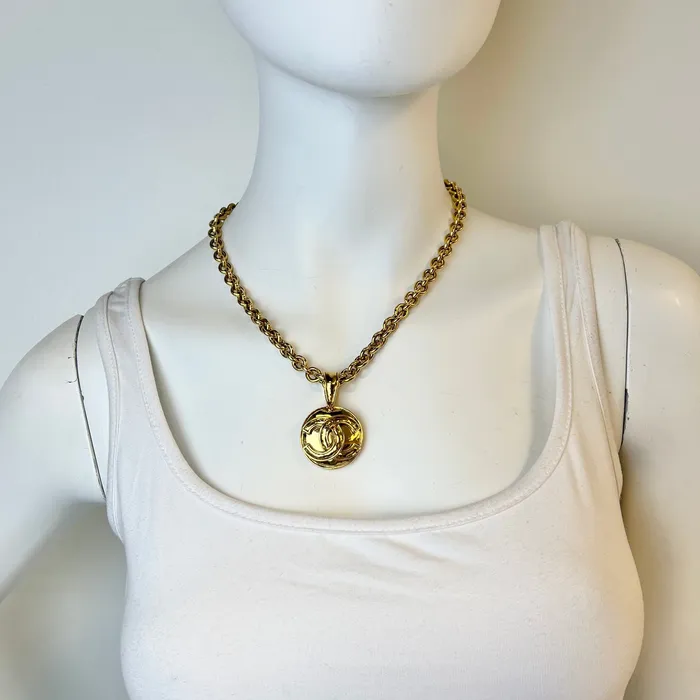 Necklaces Chanel Chanel 1994 Goldtone Chain Link Pendant Necklace