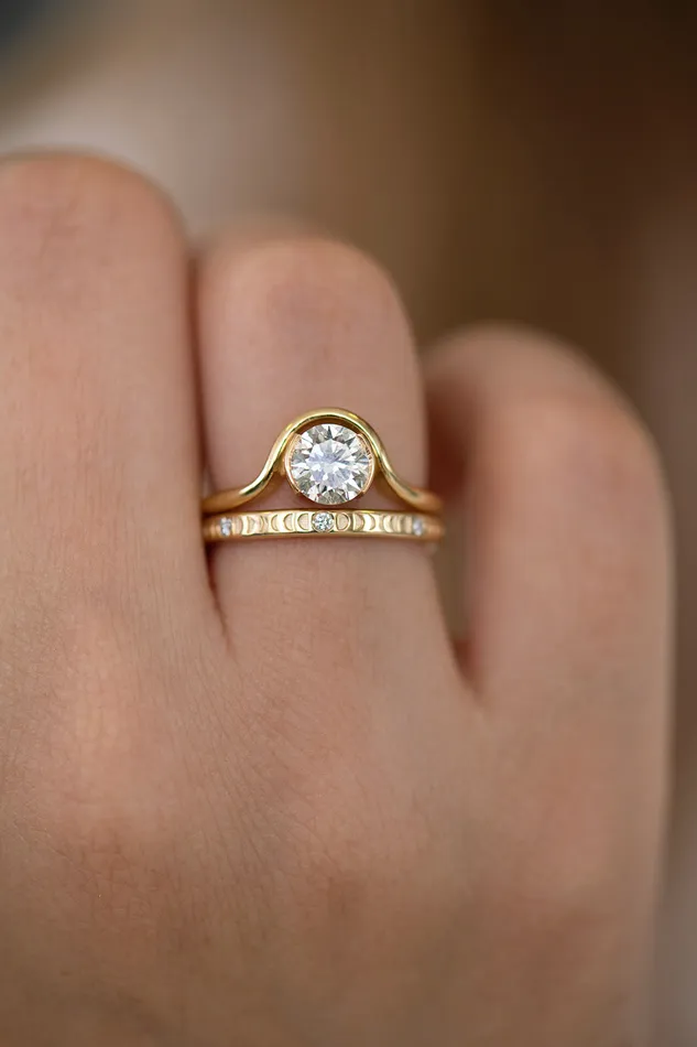 ARTEMER Rings Moon Phase Ring with Full Moon Diamonds Thin