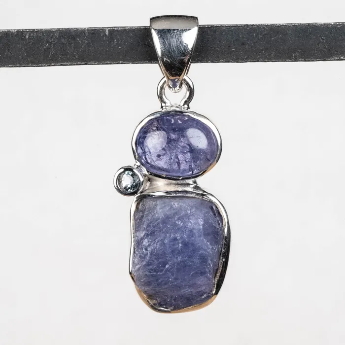 InnerVision Crystals Necklaces Tanzanite Blue Topaz Pendant 423 g 32x12mm 925 Silver InnerVision Crystals Necklaces Tanzanite Blue Topaz Pendant 423 g 32x12mm 925 Silver