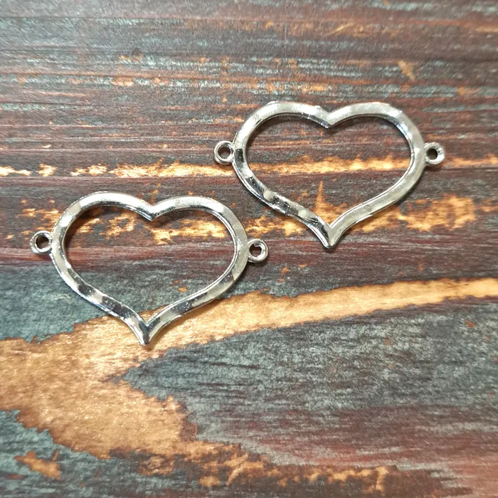 BCB0828 Antique Silver Hammered Heart Open Connector33x21mm Pkg 2 Premium Pewter Rings BCB0828 Antique Silver Hammered Heart Open Connector33x21mm Pkg 2 Premium Pewter Rings