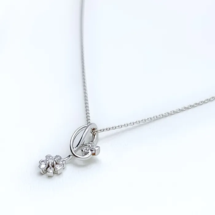 Andaaz Jewelers PreStyled Sets Attractive Modern Diamond 18k White Gold Pendant