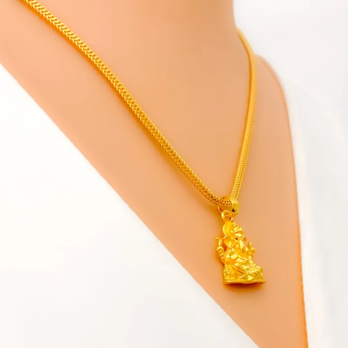 Andaaz Jewelers PreStyled Sets Classic Radiant 22k Gold Ganesh Pendant
