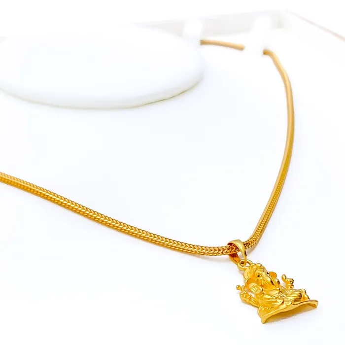 Andaaz Jewelers PreStyled Sets Classic Radiant 22k Gold Ganesh Pendant