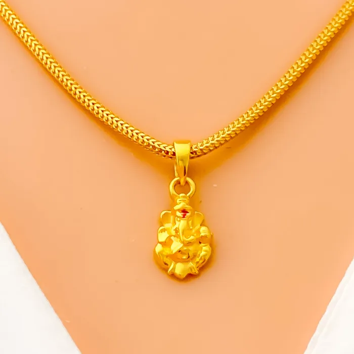 Andaaz Jewelers PreStyled Sets Festive Evergreen 22k Gold Ganesh Pendant