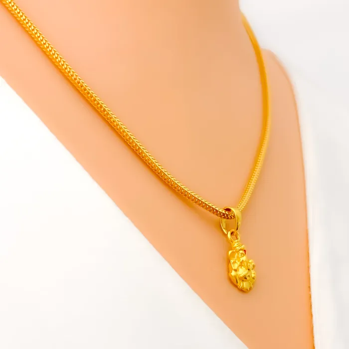Andaaz Jewelers PreStyled Sets Festive Evergreen 22k Gold Ganesh Pendant