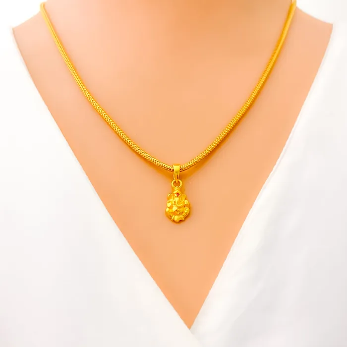 Andaaz Jewelers PreStyled Sets Festive Evergreen 22k Gold Ganesh Pendant