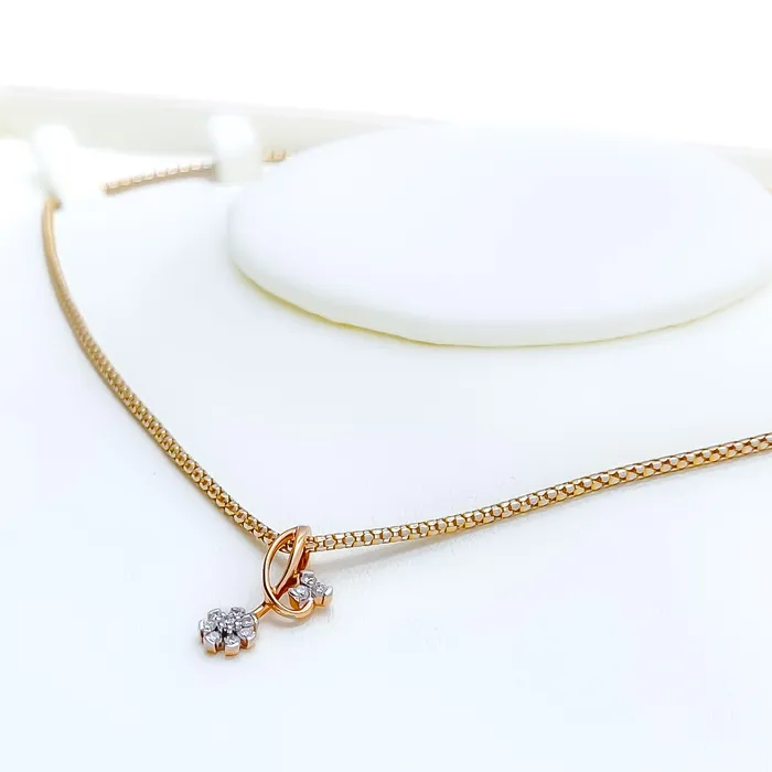 Andaaz Jewelers PreStyled Sets Glistening Floral Diamond 18k Gold Pendant