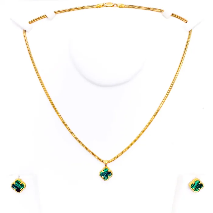 Andaaz Jewelers PreStyled Sets Regal Vibrant 21k Gold Clover Pendant Set