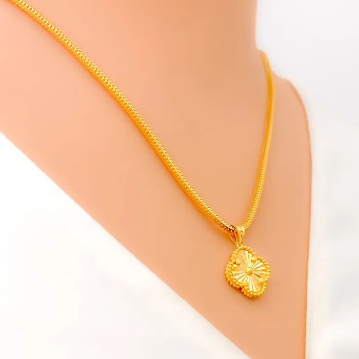 Andaaz Jewelers PreStyled Sets Upscale Timeless 21k Gold Clover Pendant Set