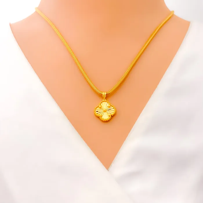 Andaaz Jewelers PreStyled Sets Upscale Timeless 21k Gold Clover Pendant Set