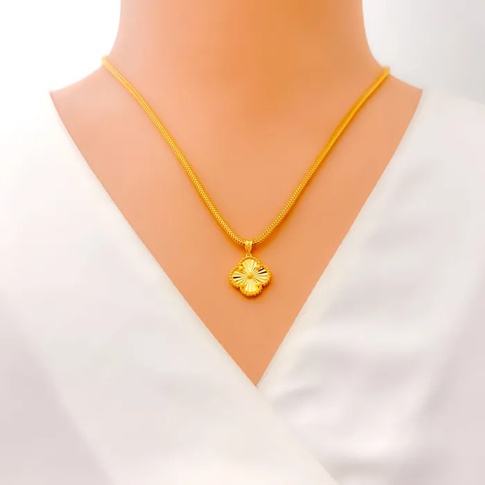 Andaaz Jewelers PreStyled Sets Upscale Timeless 21k Gold Clover Pendant Set