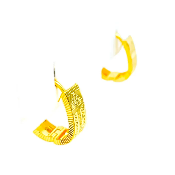 Chic Lightweight 22k Gold Earrings Andaaz Jewelers Earrings