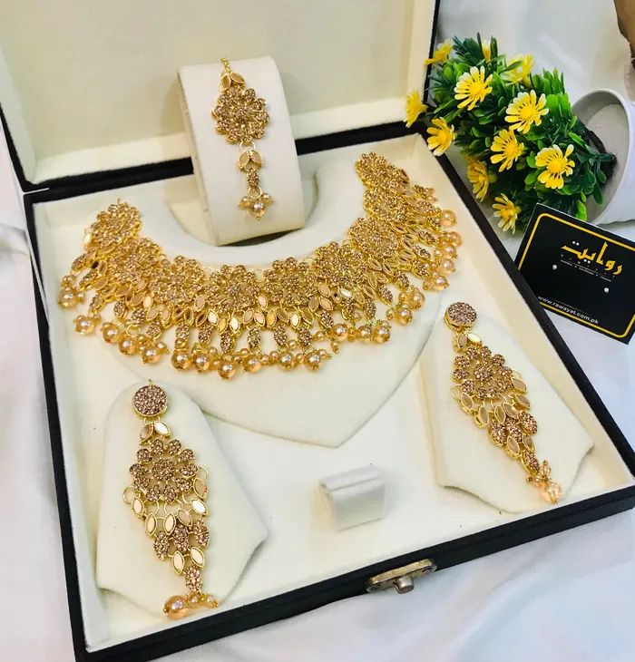 KJ Necklaces RADHA Necklace Golden
