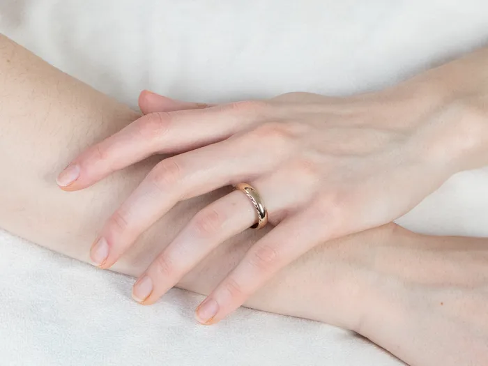 Market Square Jewelers Rings 1940s Pattern Edge Gold Band Market Square Jewelers Rings 1940s Pattern Edge Gold Band