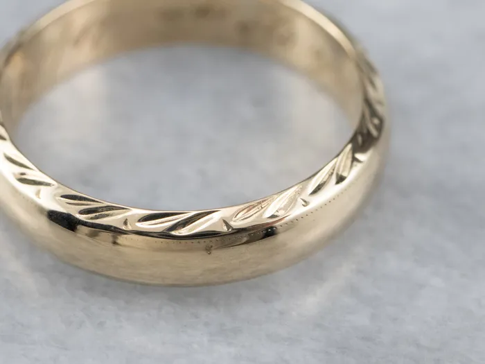 Market Square Jewelers Rings 1940s Pattern Edge Gold Band Market Square Jewelers Rings 1940s Pattern Edge Gold Band