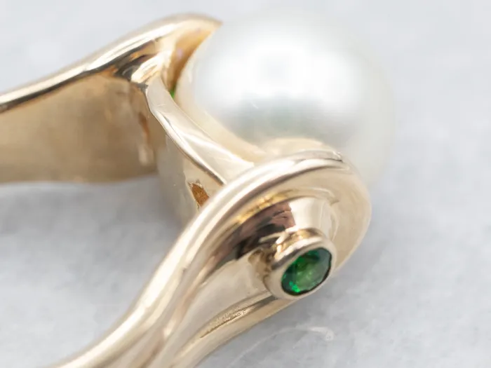 Market Square Jewelers Rings Modernist Gold Pearl Ring with Diopside Accents Market Square Jewelers Rings Modernist Gold Pearl Ring with Diopside Accents