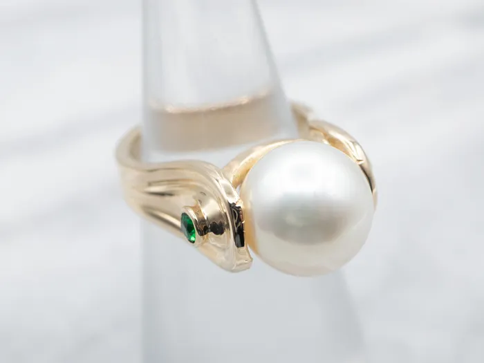 Market Square Jewelers Rings Modernist Gold Pearl Ring with Diopside Accents Market Square Jewelers Rings Modernist Gold Pearl Ring with Diopside Accents