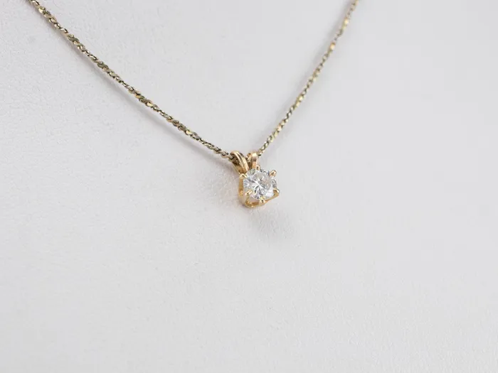 MSJ Office PreStyled Sets Diamond Gold Solitaire Pendant MSJ Office PreStyled Sets Diamond Gold Solitaire Pendant