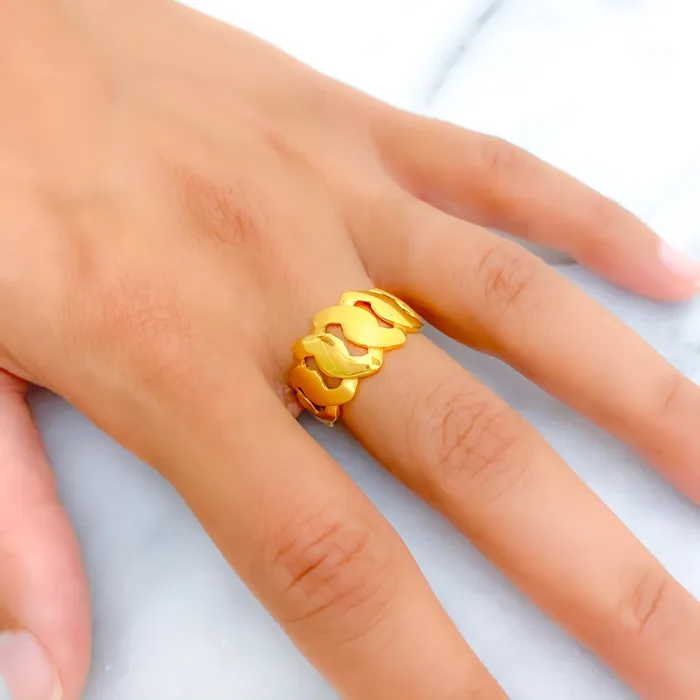 Palatial Graduating 22k Gold Plush Ring Andaaz Jewelers Rings