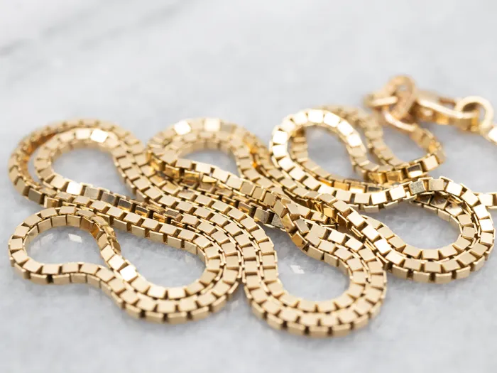Polished Gold Box Chain Market Square Jewelers PreStyled Sets