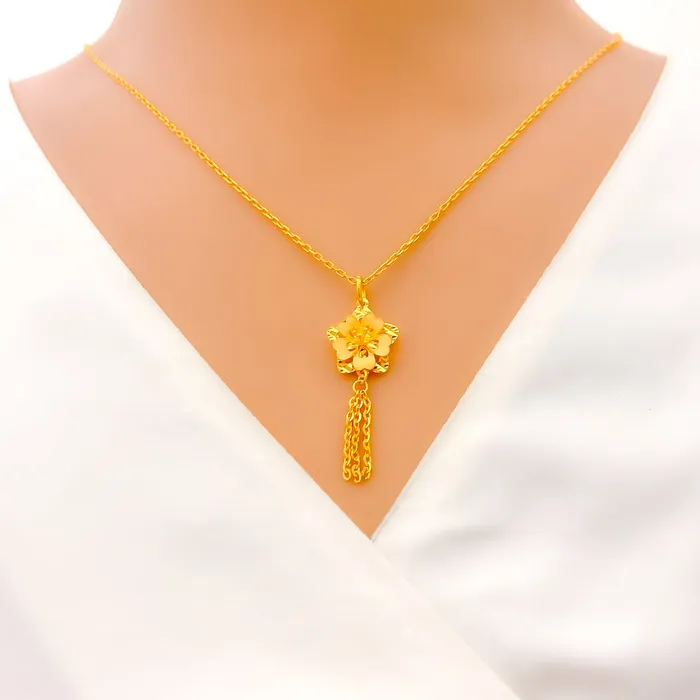 PreStyled Sets Andaaz Jewelers Ethereal 22K Gold Floral Pendant Set