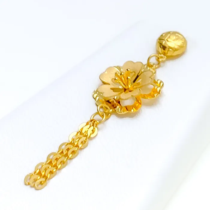 PreStyled Sets Andaaz Jewelers Ethereal 22K Gold Floral Pendant Set
