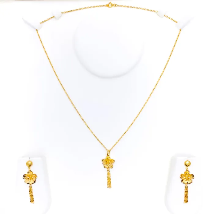 PreStyled Sets Andaaz Jewelers Ethereal 22K Gold Floral Pendant Set