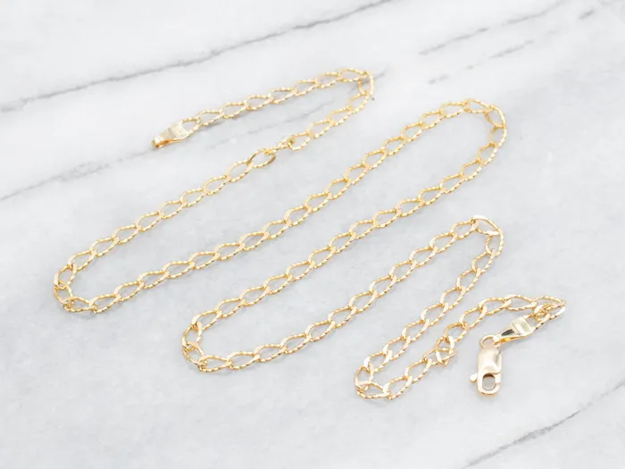 PreStyled Sets Market Square Jewelers Textured Gold Curb Link Chain PreStyled Sets Market Square Jewelers Textured Gold Curb Link Chain
