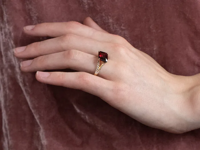 Pyrope Garnet and Diamond 18K Gold Ring Market Square Jewelers Rings Pyrope Garnet and Diamond 18K Gold Ring Market Square Jewelers Rings