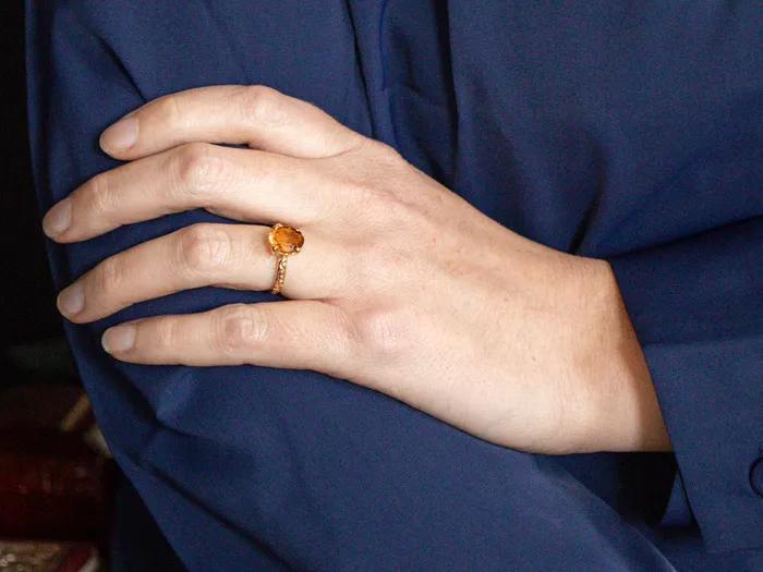 Rings Market Square Jewelers Citrine Solitaire Ring with 18Karat Gold Pattern Shoulders