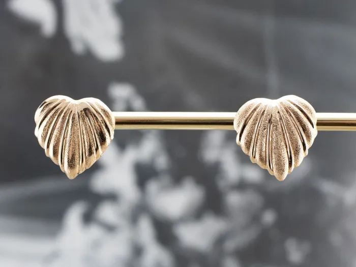 Vintage Textured Heart Gold Stud Earrings Market Square Jewelers Earrings Vintage Textured Heart Gold Stud Earrings Market Square Jewelers Earrings