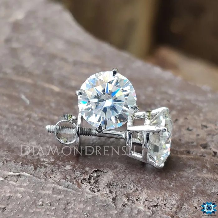 240 TW Round Brilliant Cut Classic Moissanite Stud Earrings Diamondrensu Earrings 240 TW Round Brilliant Cut Classic Moissanite Stud Earrings Diamondrensu Earrings