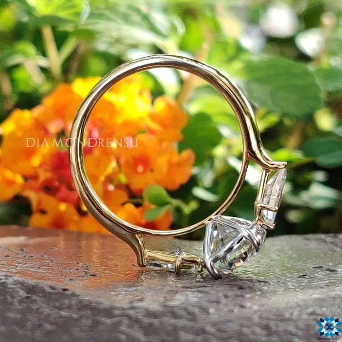 Diamondrensu Rings 234 TCW Oval Kite Cut Moissanite Cathedral Set Three Stones Engagement Ring Diamondrensu Rings 234 TCW Oval Kite Cut Moissanite Cathedral Set Three Stones Engagement Ring