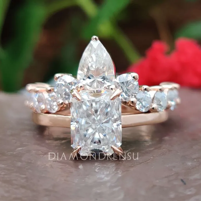 Diamondrensu Rings 435 TCW Radiant Brilliant Cut Solitaire Ring with Chevron Wedding Band Diamondrensu Rings 435 TCW Radiant Brilliant Cut Solitaire Ring with Chevron Wedding Band