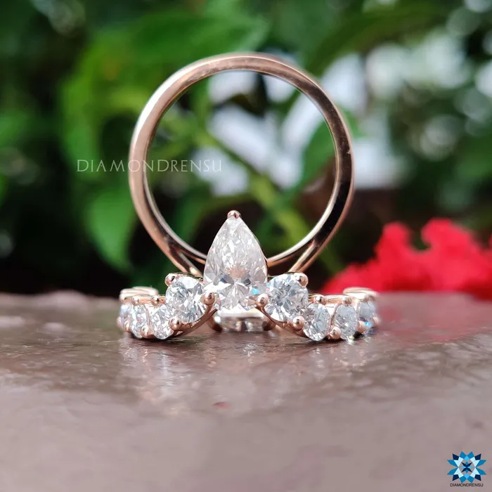 Diamondrensu Rings 435 TCW Radiant Brilliant Cut Solitaire Ring with Chevron Wedding Band