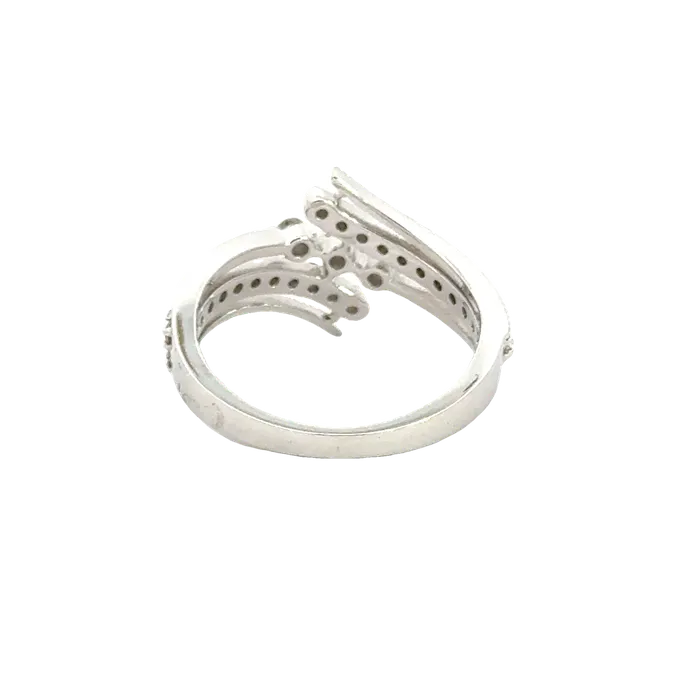 Gold Palace 18k White Gold and Diamond Fancy Ring in size 5 and total gold weight of 332g Rings