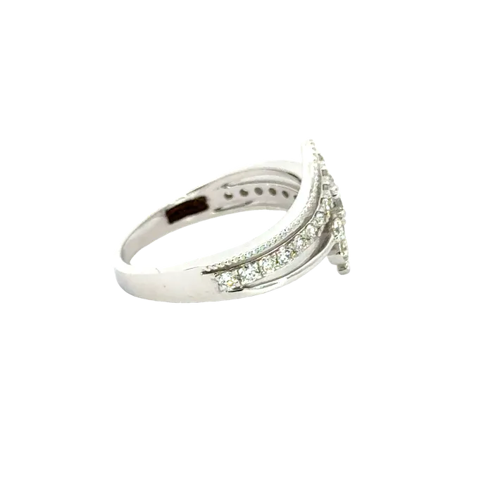 Gold Palace 18k White Gold and Diamond Fancy Ring in size 5 and total gold weight of 332g Rings