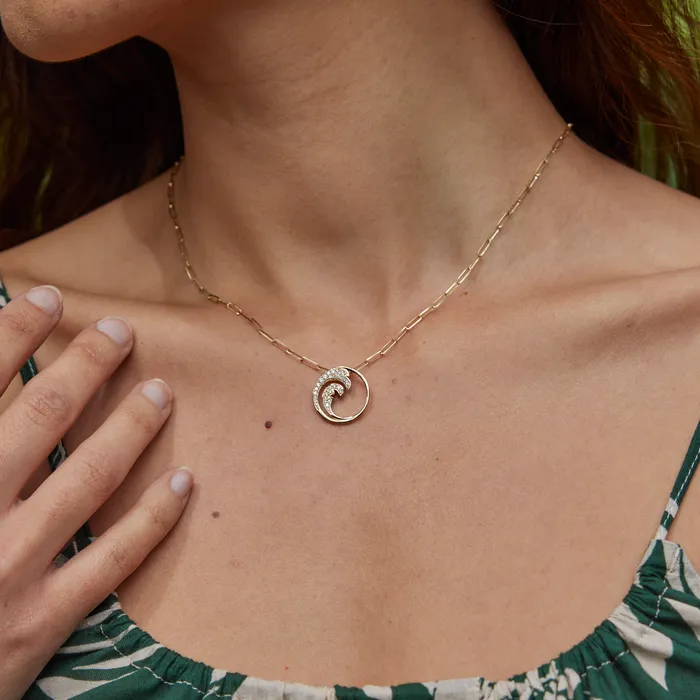 Maui Divers Jewelry Necklaces Nalu Pendant in Gold with Diamonds 18mm