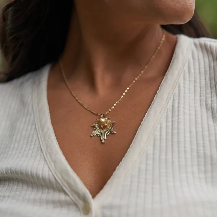 Maui Divers Jewelry PreStyled Sets E Hola South Sea Gold Pearl Pendant in Gold with Diamonds 27mm